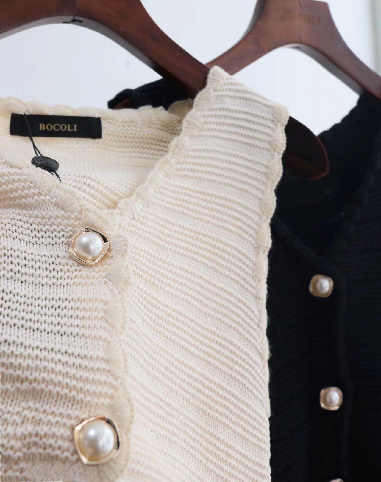 Short Vest Knit Top WT45582