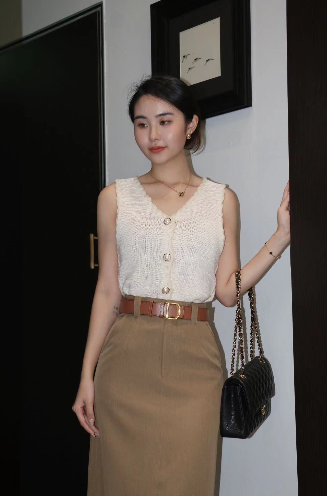 Short Vest Knit Top WT45582