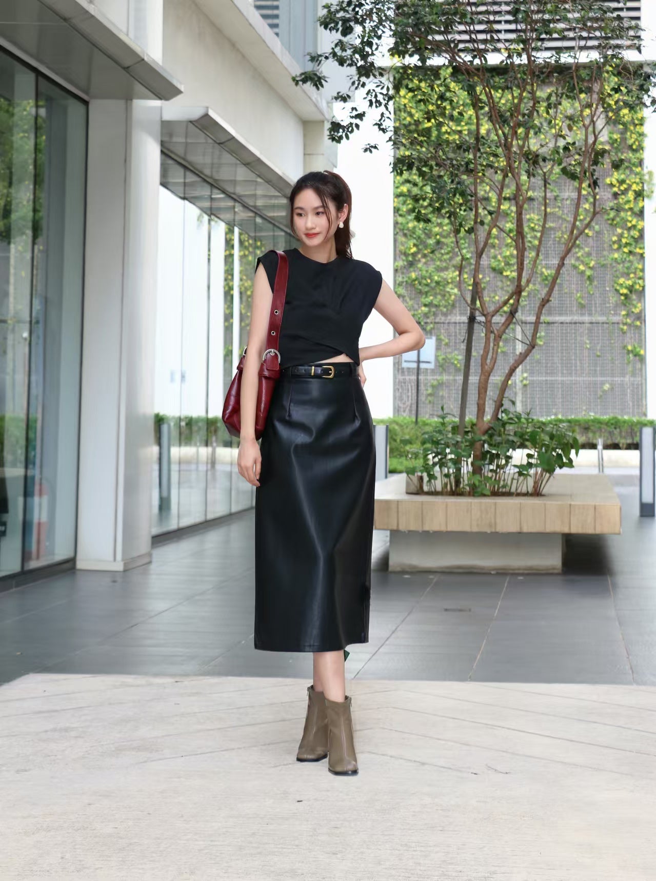 Leather A Line Skirt With Belt BB688301