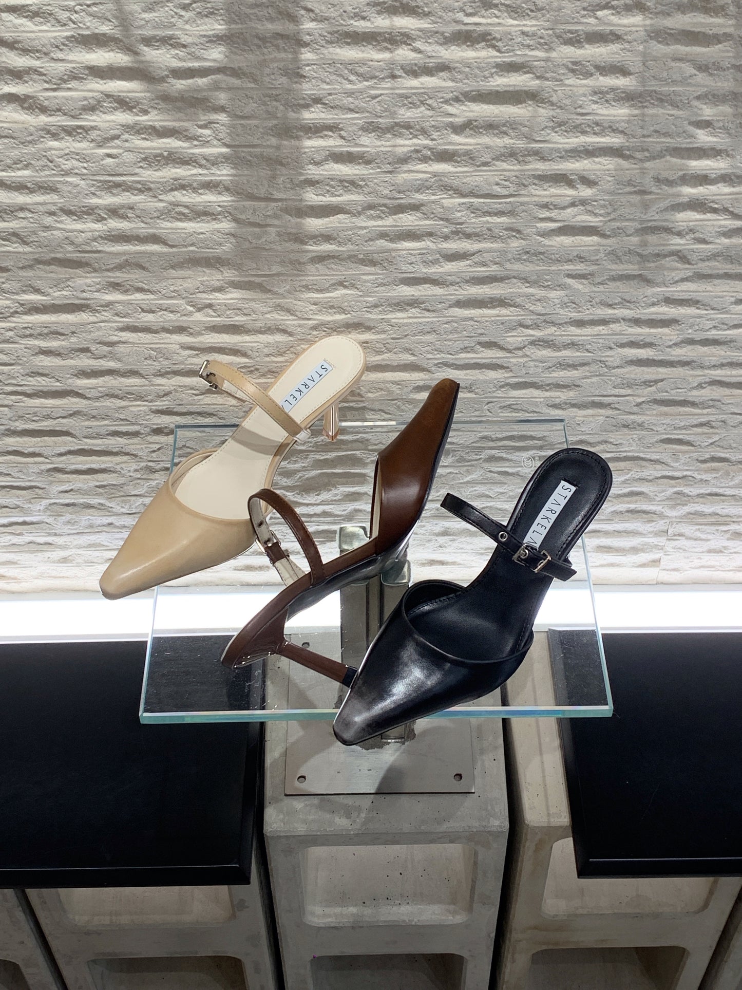 Starkela Contour Pointed Heels