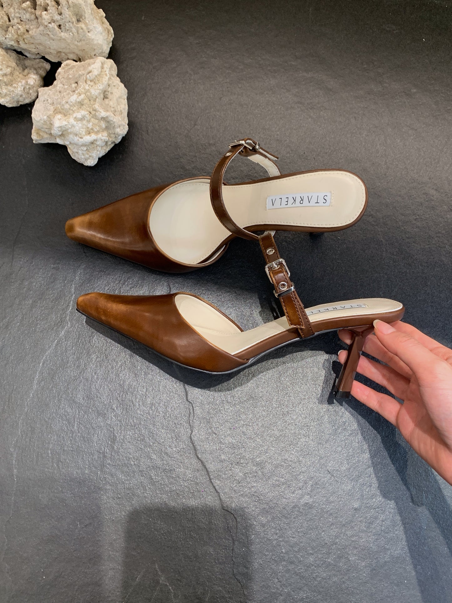Starkela Contour Pointed Heels