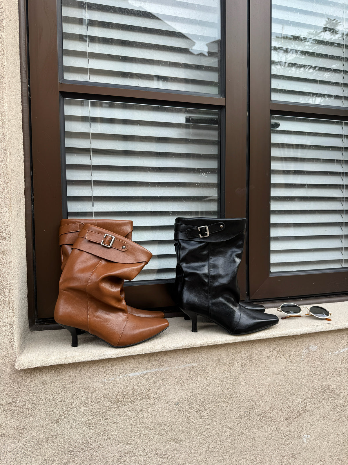 Vintage Draped Buckle Pointy Boots SF6603