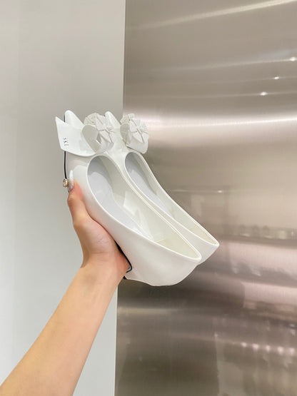 SKL Fold Flower Leather Pumps