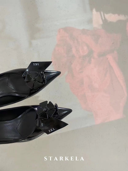 SKL Fold Flower Leather Pumps