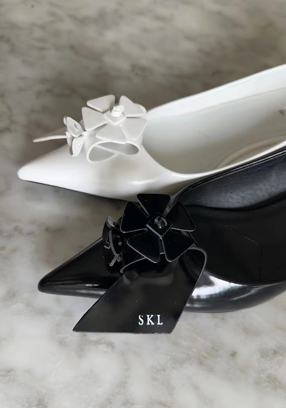 SKL Fold Flower Leather Pumps