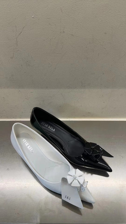 SKL Fold Flower Leather Pumps