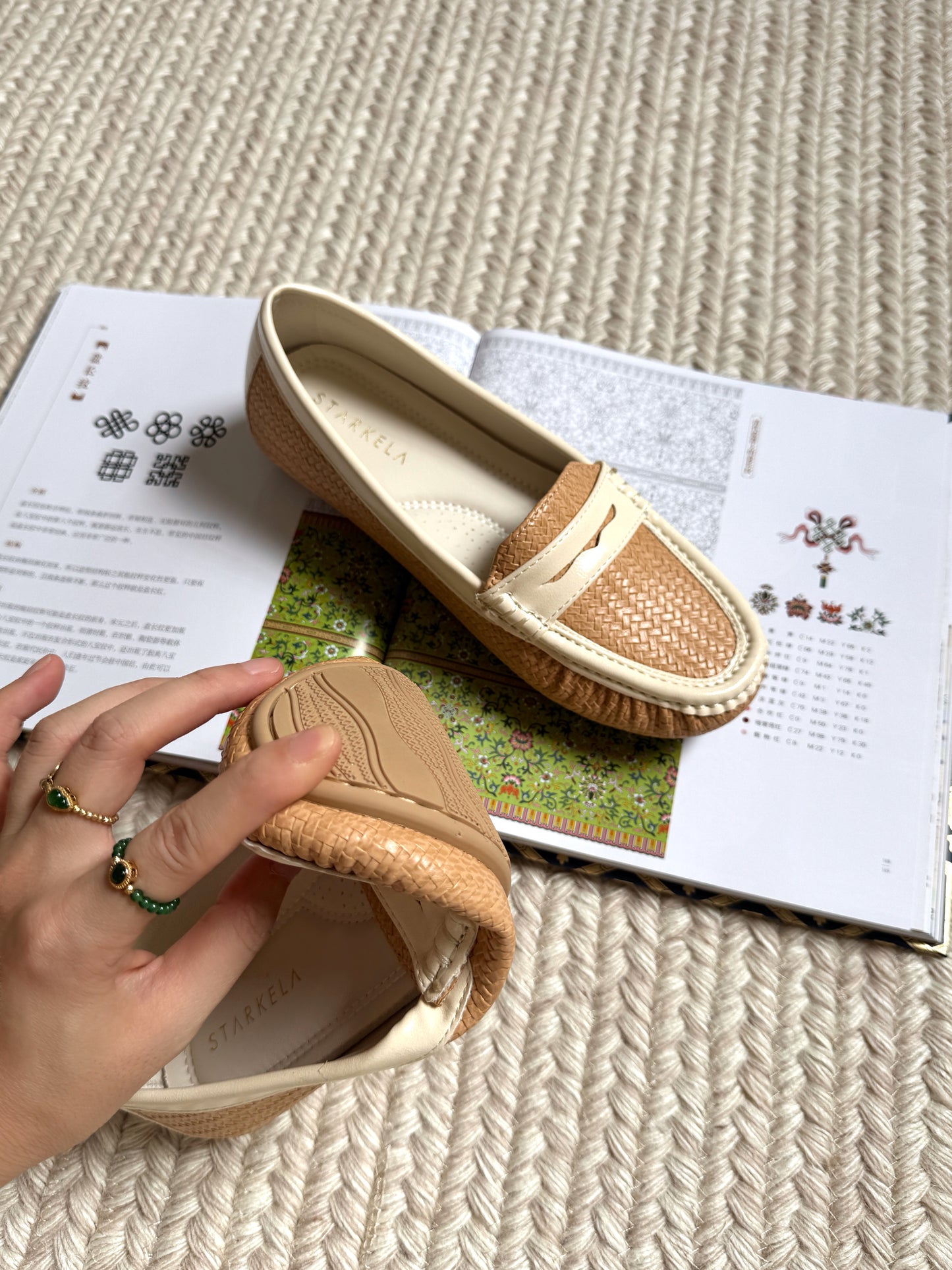 Everyday Creamy Weave Loafers SK118