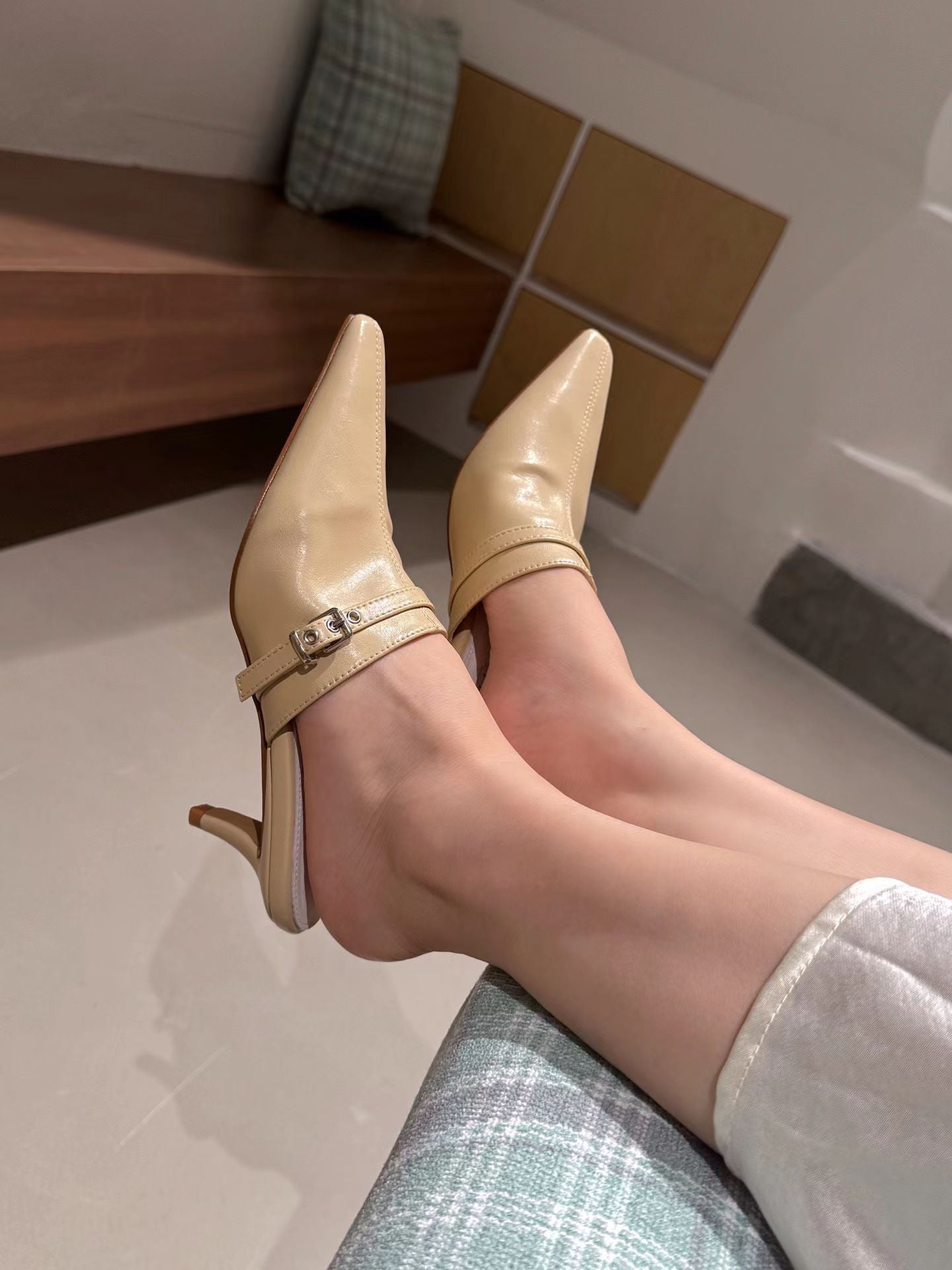 Mid Buckle Witches Heels ST13-126
